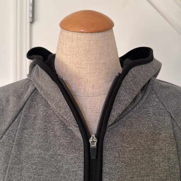 Uniqlo Lined Jacket with Hood! - Picture 4 of 6